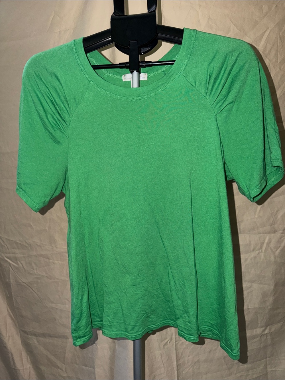nine britton Kelly Green Short Sleeve Crewneck Tee